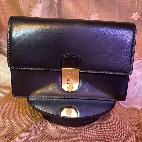 BALLY Vintage Black Leather Combination Lock Clutch - Picture 1 of 14